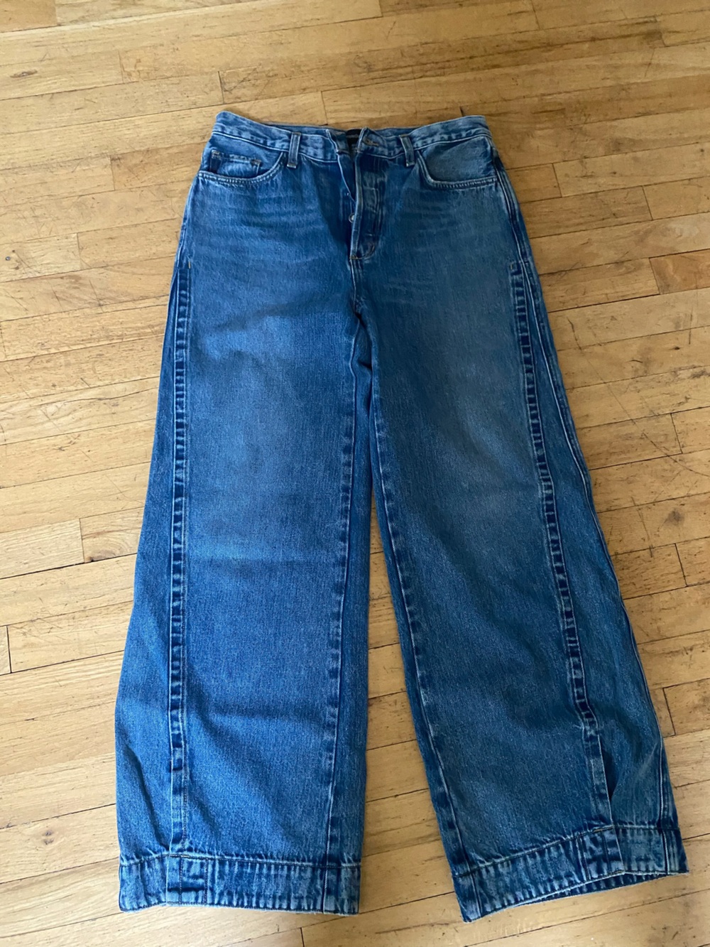 Favorite daughter jeans. Oliver Austin is the style. Love!!! Size 27